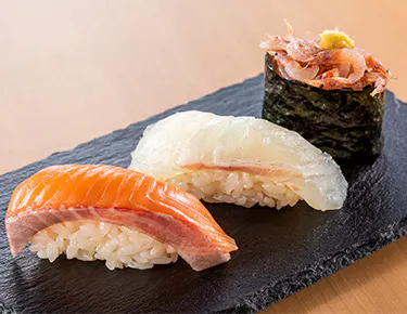 立食スタイルの『立ち寿司横丁』で嗜む本格お寿司