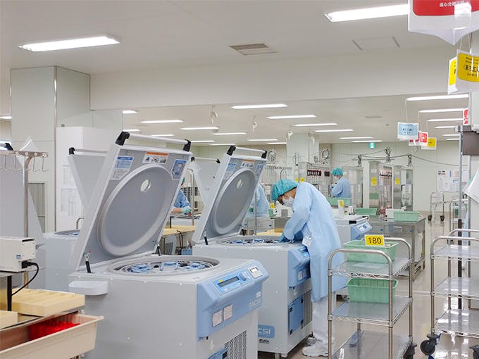 ≪月収24.5万円・派遣社員≫製薬化粧品系工場での加工作業 日勤