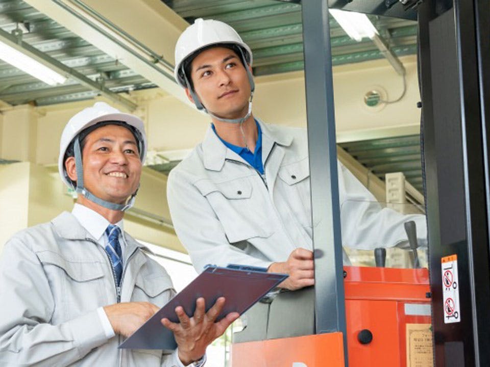 土日祝休み／残業なし　フォークリフトでの仕分け※寮なし