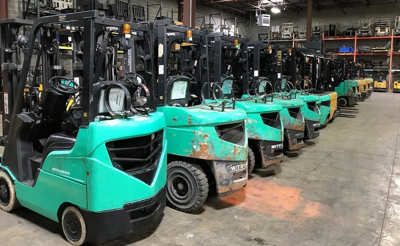 月給30万以上可能！大手自動車工場でのフォークリフト仕分け作業 【交代勤でしっかり稼げる】