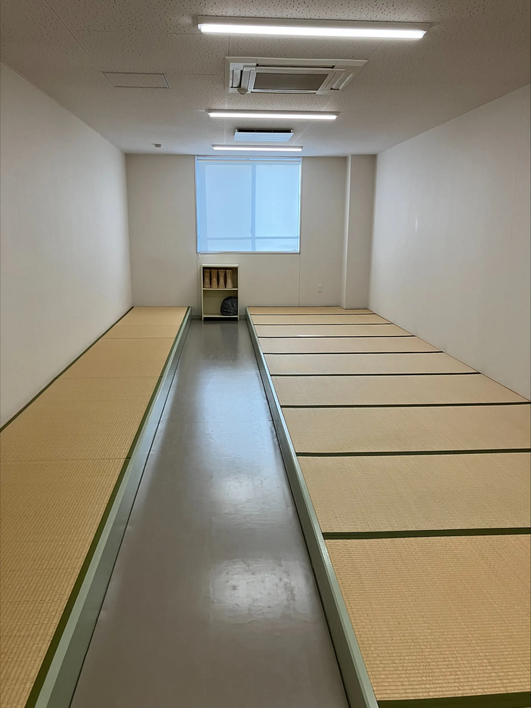 仮眠室は畳の香りで癒されます