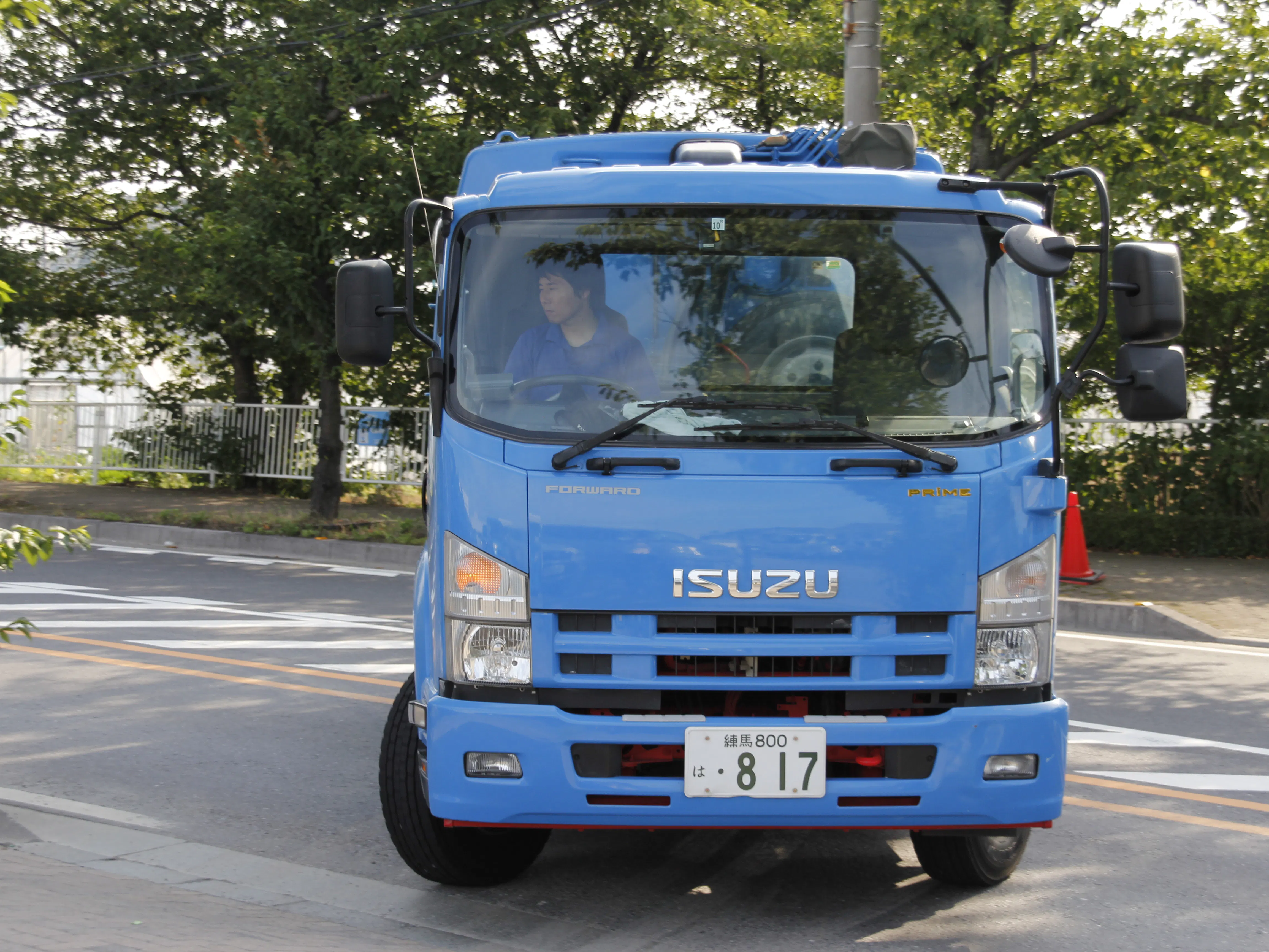 ドライバ―急募！未経験でも月給28万円保証！普通免許のみでも応募OK！[資格取得補助あり]