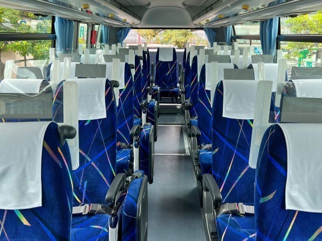 養老町！バスや電車の窓枠の組み立て作業
