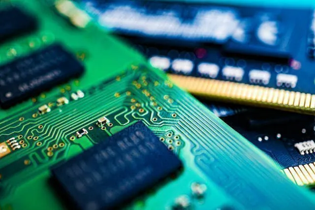 ≪月収25万円・派遣社員≫半導体工場での機械操作・製造オペレータ...