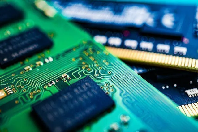 ≪月収25万円・派遣社員≫半導体工場での機械操作・製造オペレータ...