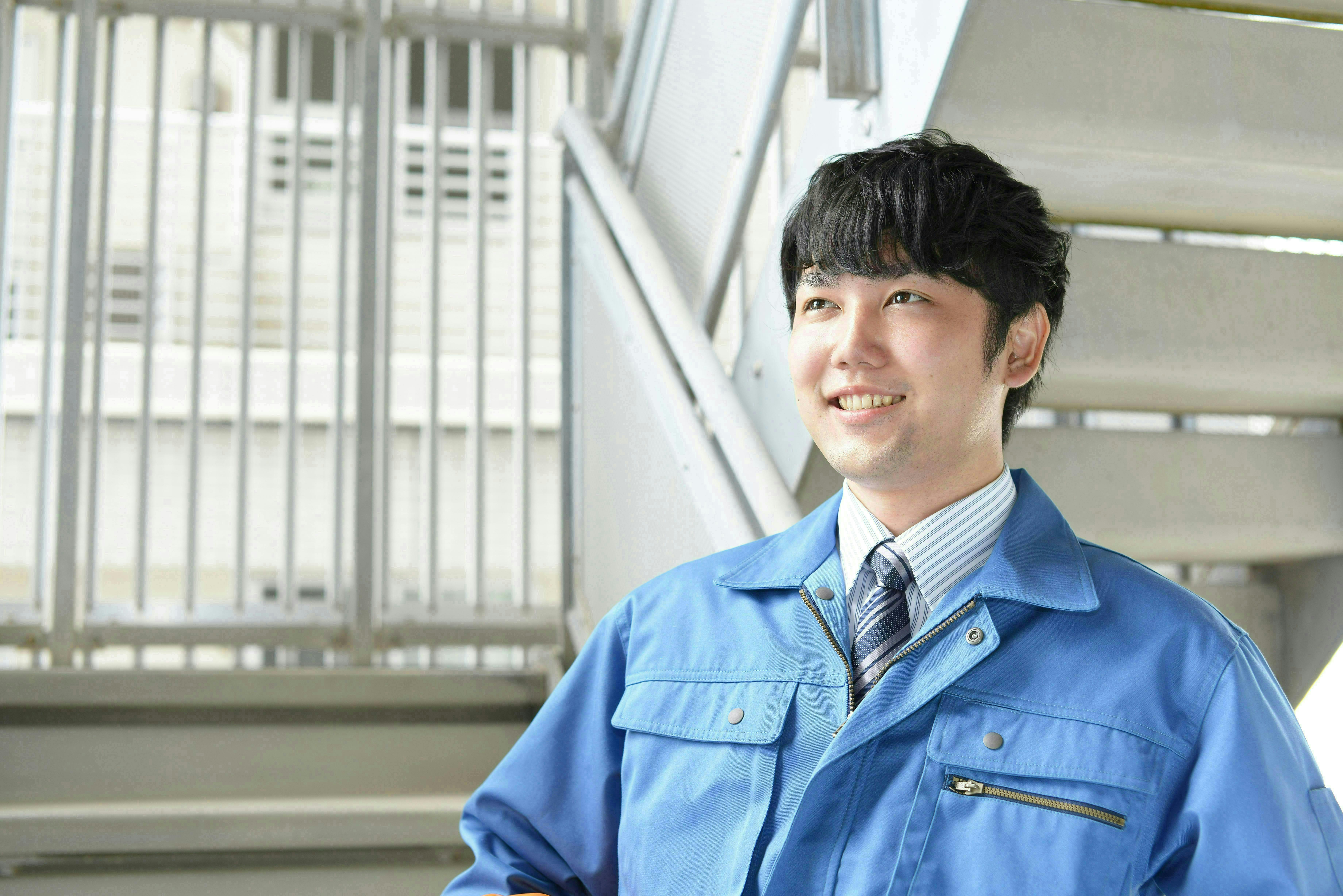 【岡山市東区】＼高時給1,750円！／未経験OKの機械オペレーター！空調完備の快適な職場！6勤2休の交代勤務で月収32万円超可能！